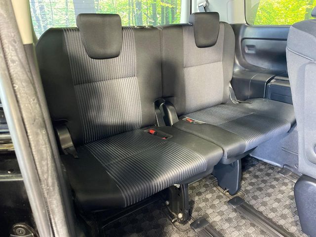 TOYOTA VOXY 2015 Image 31