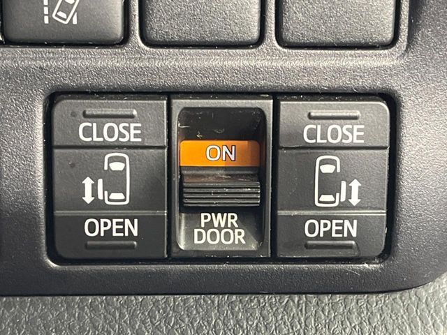 TOYOTA VOXY 2020 Image 31