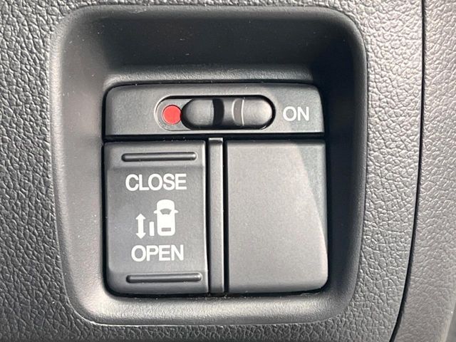 HONDA N BOX 2017 Image 31