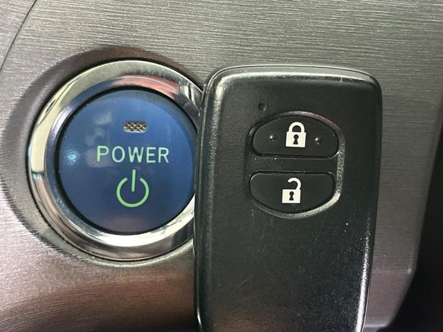 TOYOTA PRIUS 2014 Image 31