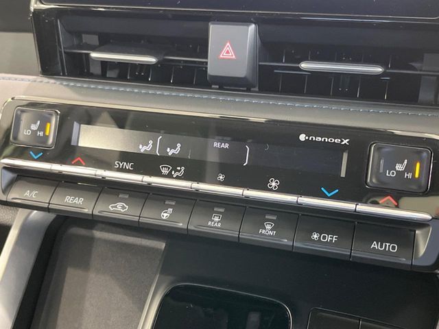 TOYOTA VOXY HYBRID 2022 Image 31