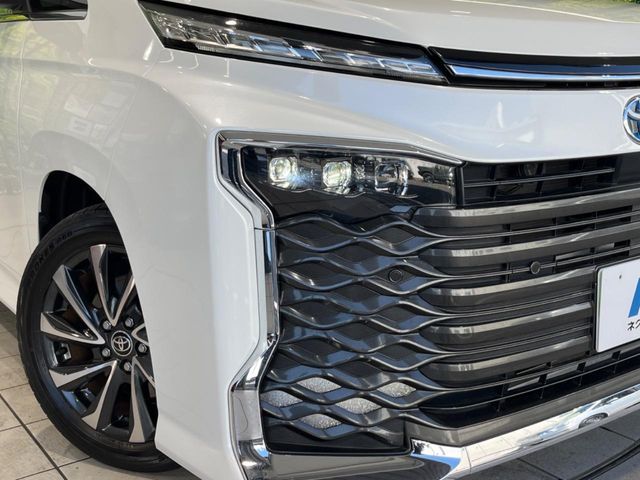 TOYOTA VOXY HYBRID 2022 Image 31