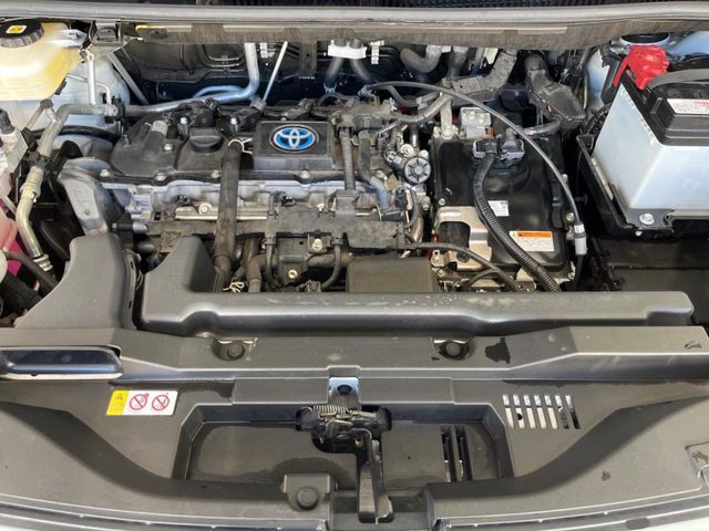 TOYOTA VOXY HYBRID 2022 Image 31