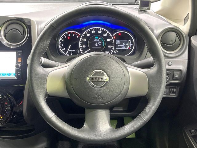 NISSAN NOTE 2012 Image 31