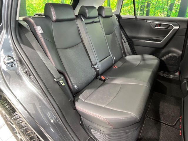 TOYOTA RAV4 HYBRID 4WD 2023 Image 31