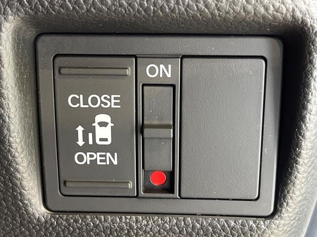 HONDA N BOX CUSTOM 2018 Image 31