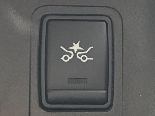 NISSAN SERENA  S-HYBRID 4WD 2017 Image 31