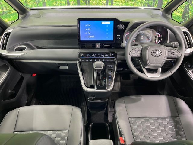 TOYOTA VOXY 4WD 2026 Image 31