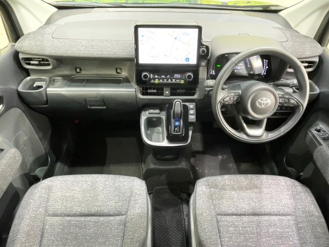 TOYOTA SIENTA HYBRID 2025 Image 31