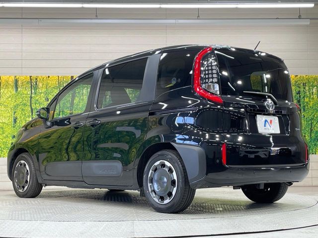 TOYOTA SIENTA HYBRID 2025 Image 31