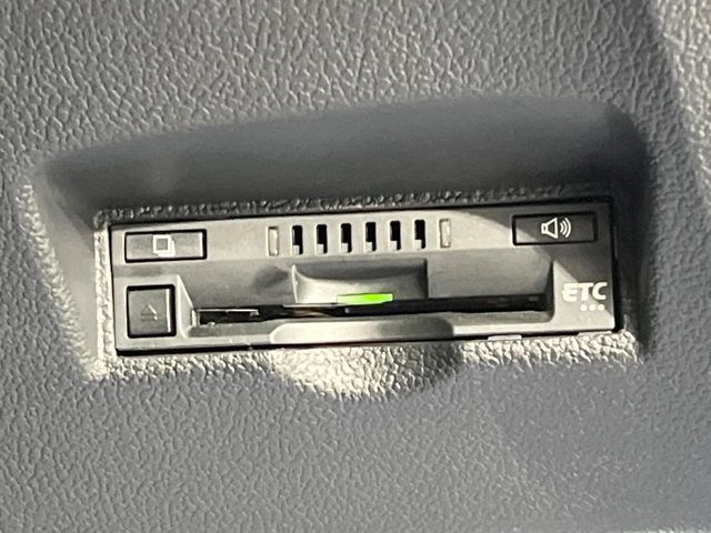 TOYOTA PRIUS 2017 Image 31