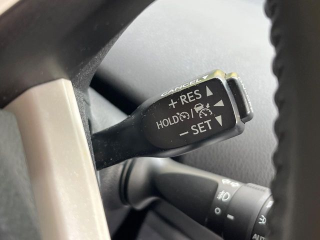 TOYOTA PRIUS 2017 Image 31