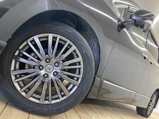 NISSAN ELGRAND 2017 Image 31