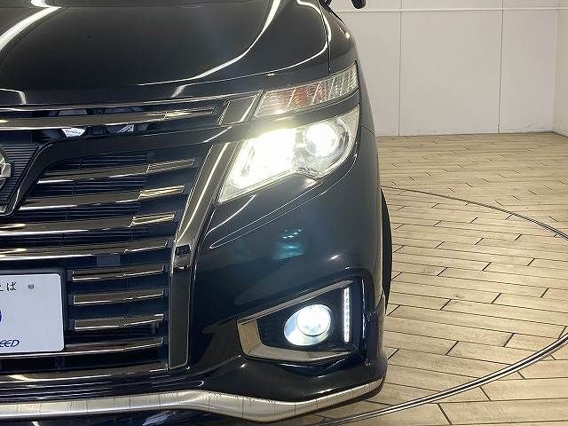 NISSAN ELGRAND 2017 Image 31
