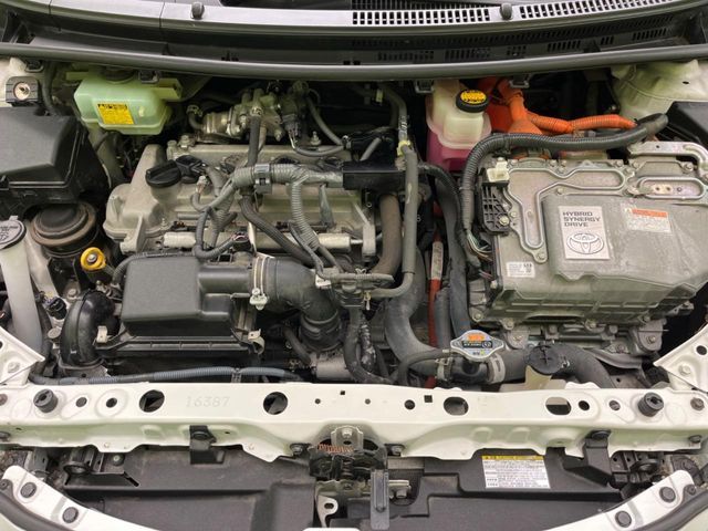 TOYOTA AQUA 2015 Image 31