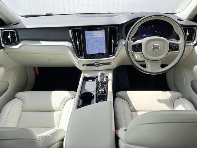 VOLVO V60 CROSS COUN 2023 Image 31