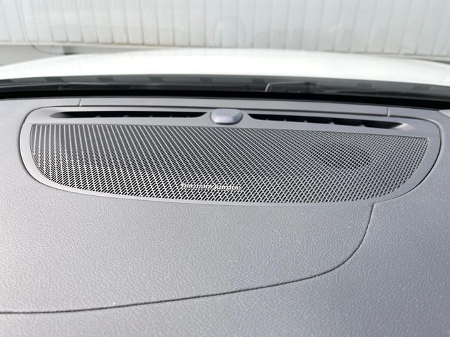 VOLVO V60 CROSS COUN 2023 Image 31