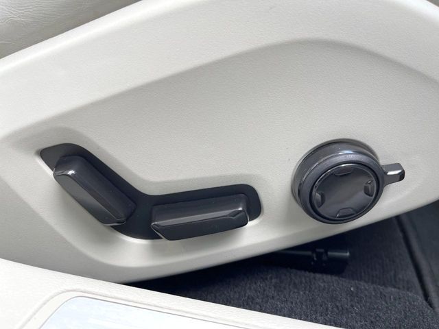 VOLVO V60 CROSS COUN 2023 Image 31