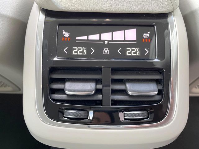 VOLVO V60 CROSS COUN 2023 Image 31