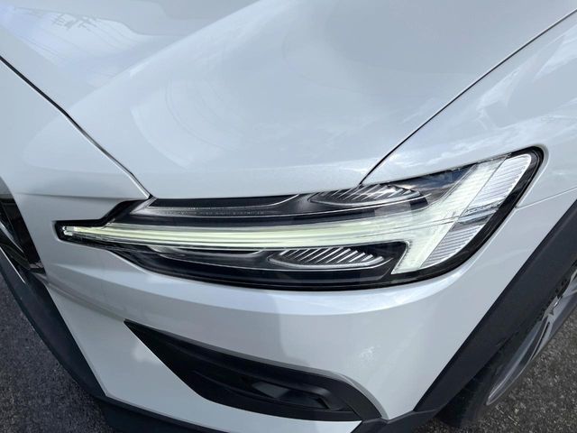 VOLVO V60 CROSS COUN 2023 Image 31