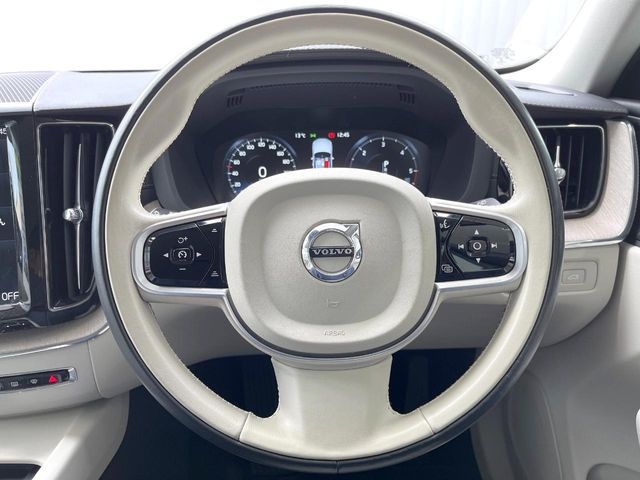 VOLVO XC60 2020 Image 31
