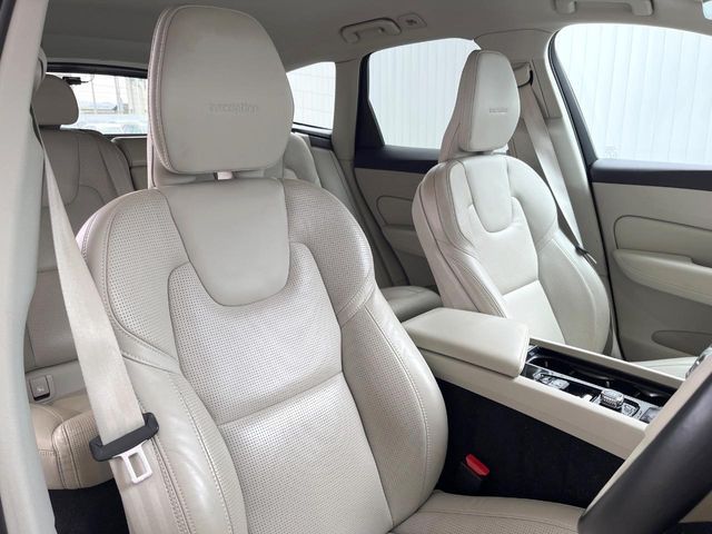 VOLVO XC60 2020 Image 31