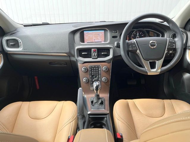 VOLVO V40 2020 Image 31