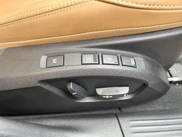 VOLVO V40 2020 Image 31