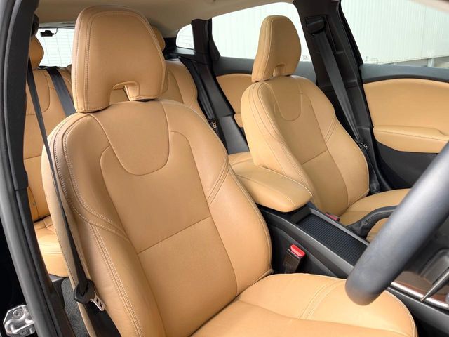 VOLVO V40 2020 Image 31