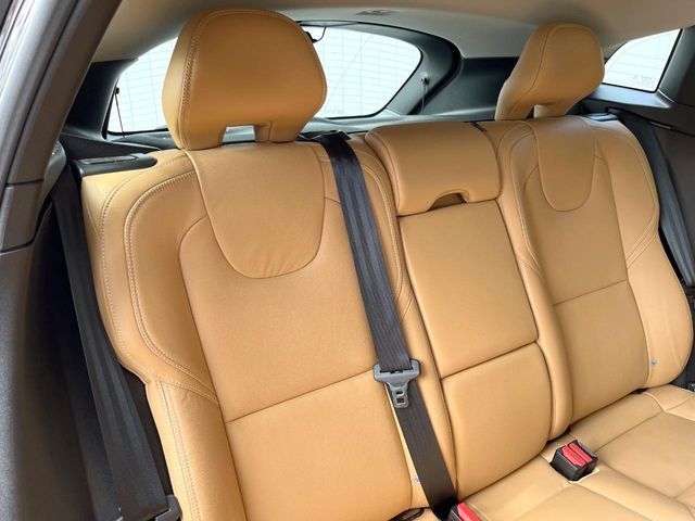 VOLVO V40 2020 Image 31