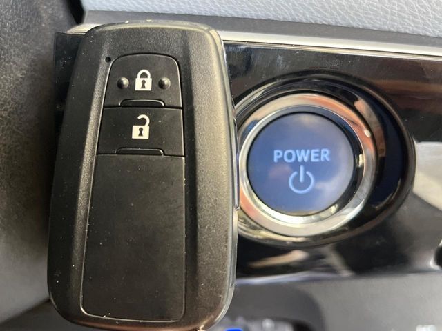 TOYOTA PRIUS 2016 Image 31