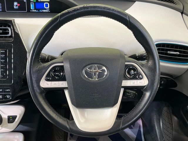 TOYOTA PRIUS 2016 Image 31