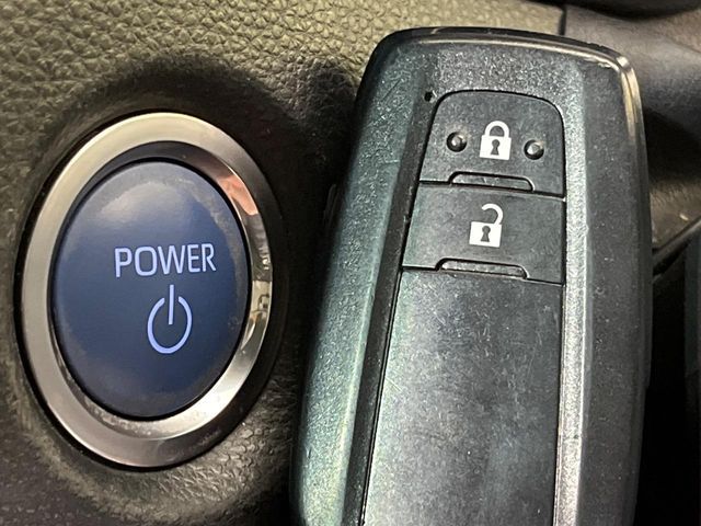 TOYOTA COROLLA SPORT HYBRID 2018 Image 31