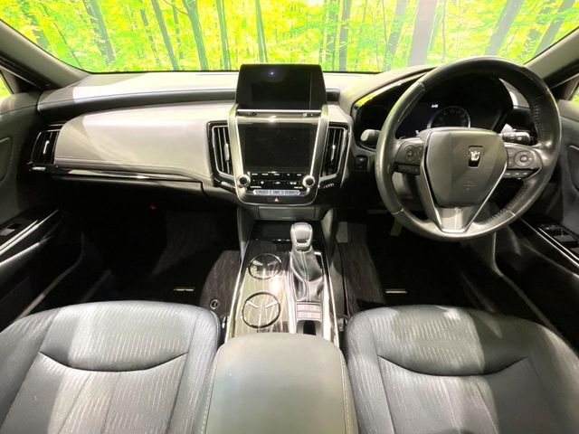 TOYOTA CROWN SEDAN HYBRID 2018 Image 31