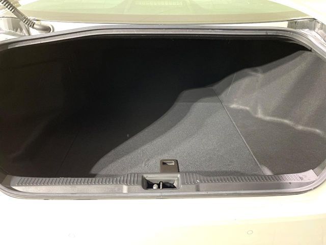 TOYOTA CROWN SEDAN HYBRID 2018 Image 31