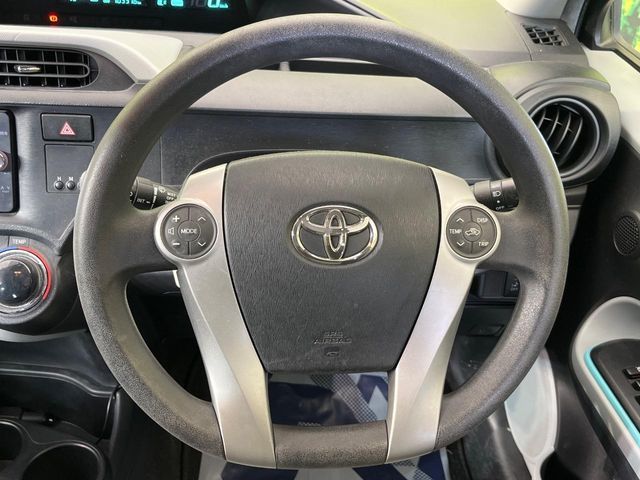 TOYOTA AQUA 2013 Image 31