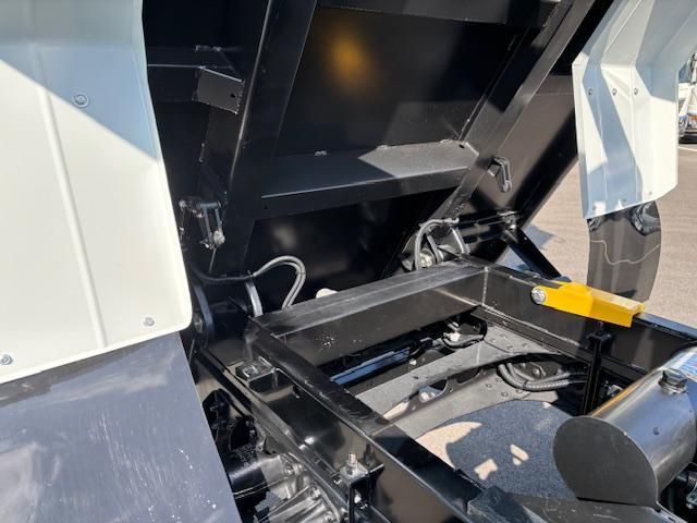 MITSUBISHI FUSOU FIGHTER 2025 Image 31