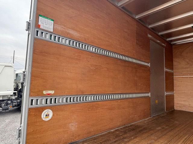 ISUZU ELF 2023 Image 31