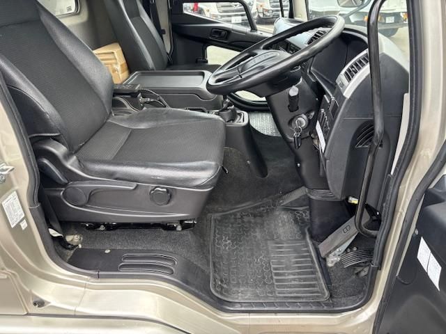 MITSUBISHI FUSOU FIGHTER 2018 Image 31