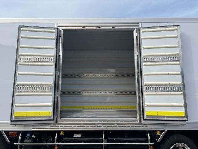 MITSUBISHI FUSOU SUPER GREAT 2025 Image 31