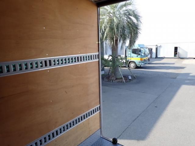 ISUZU ELF 2015 Image 31