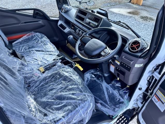 MITSUBISHI CANTER 2025 Image 31