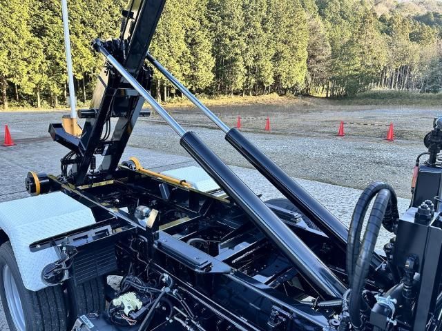 MITSUBISHI CANTER 2025 Image 31