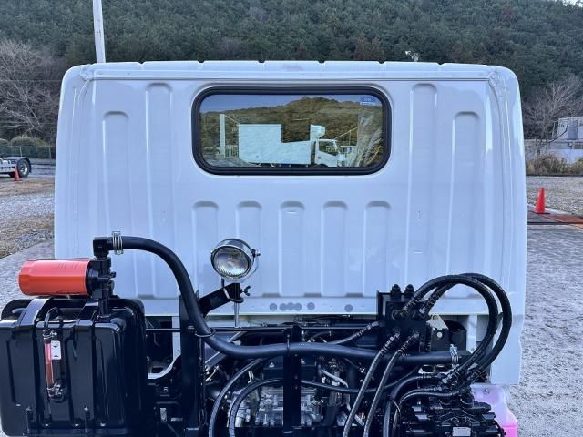 MITSUBISHI CANTER 2025 Image 31