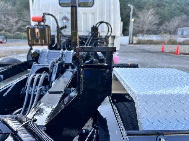 MITSUBISHI CANTER 2025 Image 31