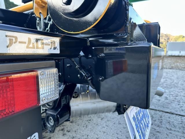 MITSUBISHI CANTER 2025 Image 31