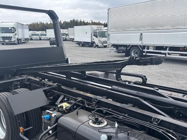 MITSUBISHI CANTER 2025 Image 31