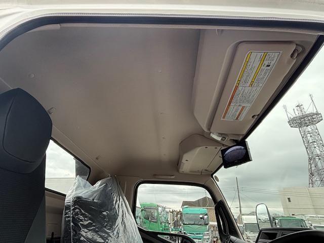 MITSUBISHI CANTER 2025 Image 31