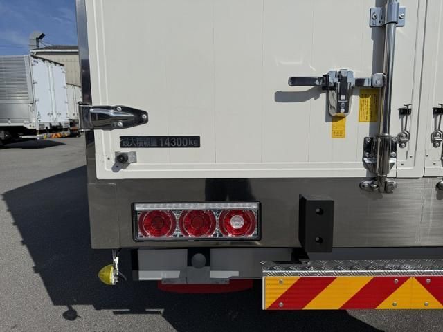 NISSAN DIESEL QUON 2024 Image 31