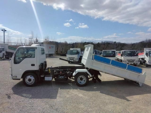 ISUZU ELF 2018 Image 31